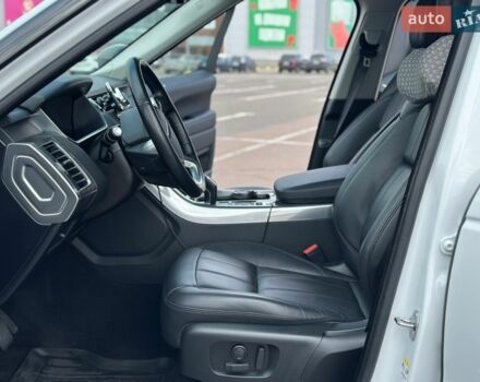 Білий Ленд Ровер Range Rover Sport, об'ємом двигуна 3 л та пробігом 159 тис. км за 42000 $, фото 31 на Automoto.ua