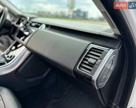 Білий Ленд Ровер Range Rover Sport, об'ємом двигуна 3 л та пробігом 159 тис. км за 42000 $, фото 49 на Automoto.ua