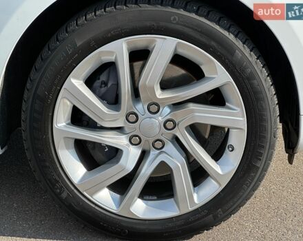 Білий Ленд Ровер Range Rover Sport, об'ємом двигуна 3 л та пробігом 146 тис. км за 49500 $, фото 9 на Automoto.ua