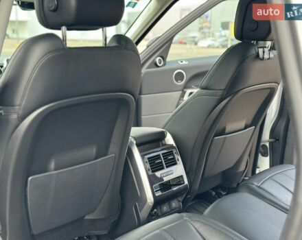 Білий Ленд Ровер Range Rover Sport, об'ємом двигуна 3 л та пробігом 159 тис. км за 42000 $, фото 38 на Automoto.ua