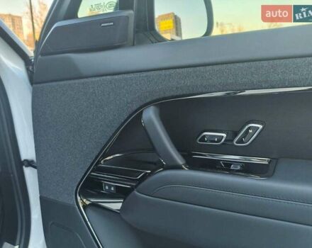 Білий Ленд Ровер Range Rover Sport, об'ємом двигуна 3 л та пробігом 53 тис. км за 125000 $, фото 14 на Automoto.ua