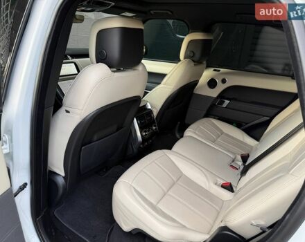 Білий Ленд Ровер Range Rover Sport, об'ємом двигуна 3 л та пробігом 63 тис. км за 53000 $, фото 18 на Automoto.ua