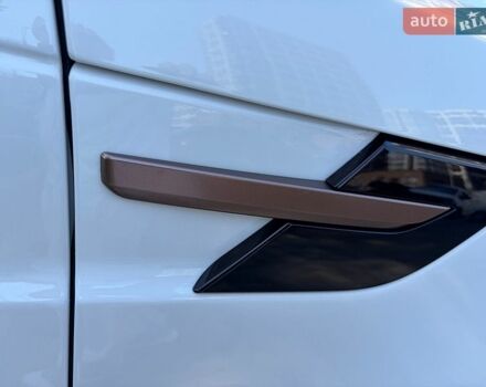 Білий Ленд Ровер Range Rover Sport, об'ємом двигуна 3 л та пробігом 53 тис. км за 128888 $, фото 148 на Automoto.ua