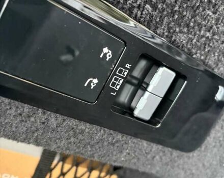 Белый Ленд Ровер Рендж Ровер Спорт, объемом двигателя 3 л и пробегом 37 тыс. км за 129333 $, фото 5 на Automoto.ua