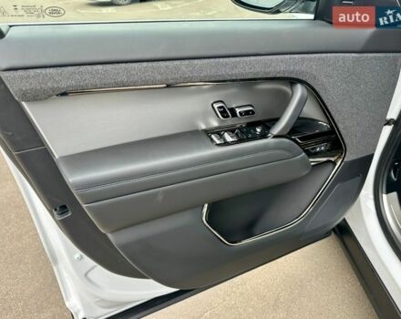 Білий Ленд Ровер Range Rover Sport, об'ємом двигуна 3 л та пробігом 4 тис. км за 132777 $, фото 29 на Automoto.ua