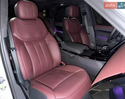 Білий Ленд Ровер Range Rover Sport, об'ємом двигуна 3 л та пробігом 27 тис. км за 143000 $, фото 26 на Automoto.ua