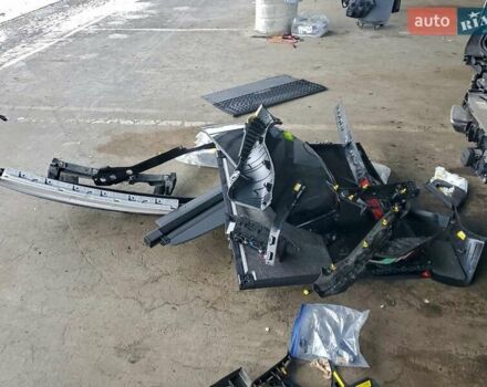 Білий Ленд Ровер Range Rover Sport, об'ємом двигуна 3 л та пробігом 13 тис. км за 50000 $, фото 11 на Automoto.ua