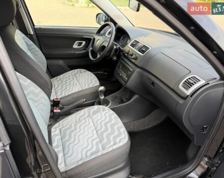 Чорний Ленд Ровер Range Rover Sport, об'ємом двигуна 4.2 л та пробігом 225 тис. км за 7414 $, фото 5 на Automoto.ua