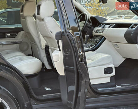 Ленд Ровер Рендж Ровер Спорт 2009 в Киеве на Automoto.ua Черный Ленд Ровер Рендж Ровер Спорт, объемом двигателя 5 л и пробегом 225 тыс. км за 15000 $, фото 56 на Automoto.ua