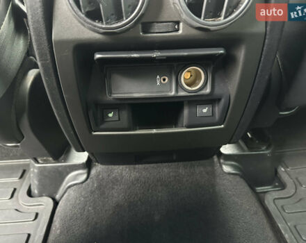 Чорний Ленд Ровер Range Rover Sport, об'ємом двигуна 3 л та пробігом 258 тис. км за 15600 $, фото 18 на Automoto.ua