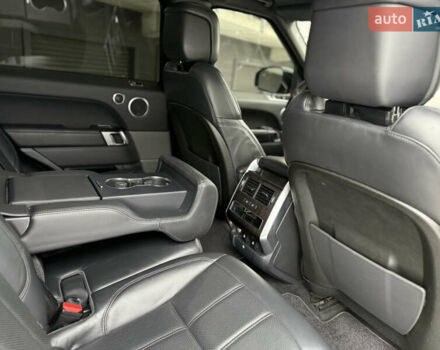 Чорний Ленд Ровер Range Rover Sport, об'ємом двигуна 2 л та пробігом 72 тис. км за 47000 $, фото 19 на Automoto.ua
