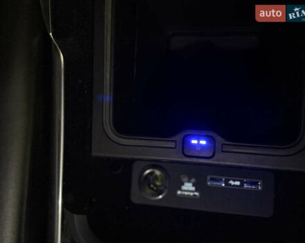 Чорний Ленд Ровер Range Rover Sport, об'ємом двигуна 2 л та пробігом 72 тис. км за 47000 $, фото 49 на Automoto.ua