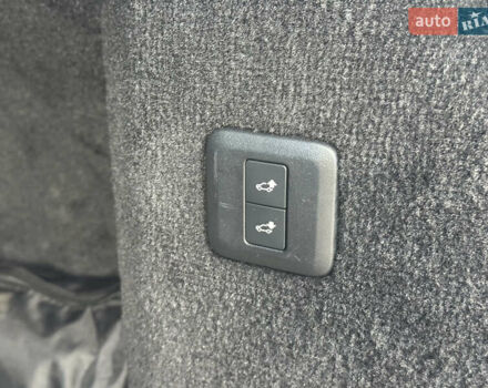 Чорний Ленд Ровер Range Rover Sport, об'ємом двигуна 2.99 л та пробігом 251 тис. км за 39000 $, фото 29 на Automoto.ua