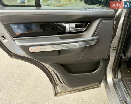 Сірий Ленд Ровер Range Rover Sport, об'ємом двигуна 5 л та пробігом 211 тис. км за 12800 $, фото 21 на Automoto.ua