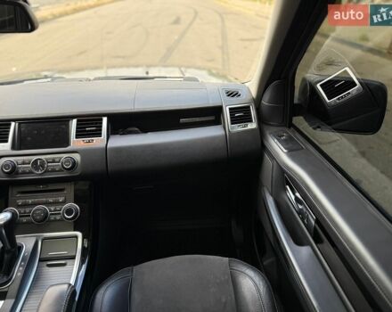 Сірий Ленд Ровер Range Rover Sport, об'ємом двигуна 5 л та пробігом 211 тис. км за 12800 $, фото 29 на Automoto.ua
