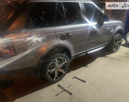 Сірий Ленд Ровер Range Rover Sport, об'ємом двигуна 3 л та пробігом 185 тис. км за 17000 $, фото 12 на Automoto.ua