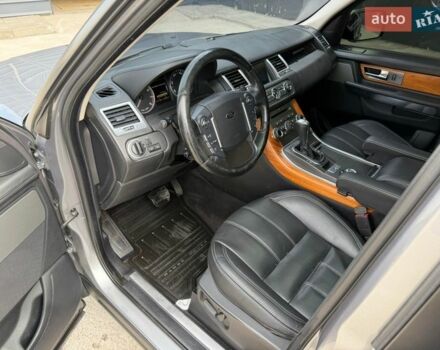 Серый Ленд Ровер Рендж Ровер Спорт, объемом двигателя 5 л и пробегом 231 тыс. км за 13700 $, фото 5 на Automoto.ua