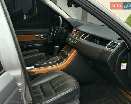 Серый Ленд Ровер Рендж Ровер Спорт, объемом двигателя 5 л и пробегом 227 тыс. км за 11500 $, фото 11 на Automoto.ua