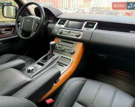 Серый Ленд Ровер Рендж Ровер Спорт, объемом двигателя 5 л и пробегом 231 тыс. км за 13700 $, фото 3 на Automoto.ua