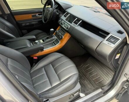 Серый Ленд Ровер Рендж Ровер Спорт, объемом двигателя 5 л и пробегом 231 тыс. км за 13700 $, фото 4 на Automoto.ua