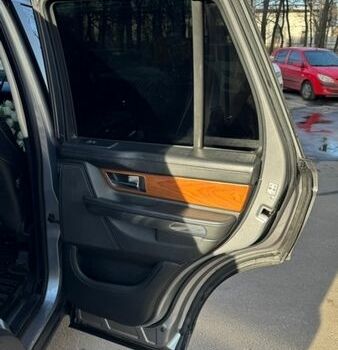 Сірий Ленд Ровер Range Rover Sport, об'ємом двигуна 5 л та пробігом 230 тис. км за 13999 $, фото 12 на Automoto.ua