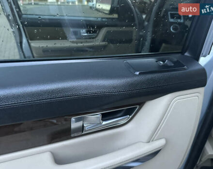 Серый Ленд Ровер Рендж Ровер Спорт, объемом двигателя 5 л и пробегом 230 тыс. км за 15000 $, фото 13 на Automoto.ua