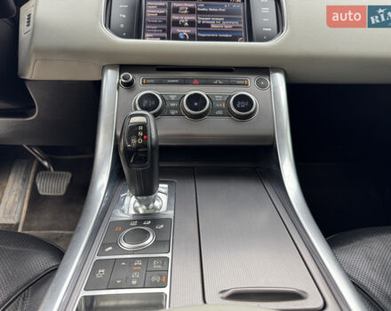 Сірий Ленд Ровер Range Rover Sport, об'ємом двигуна 2.99 л та пробігом 190 тис. км за 24999 $, фото 9 на Automoto.ua