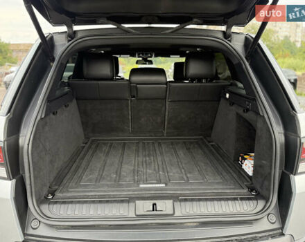 Сірий Ленд Ровер Range Rover Sport, об'ємом двигуна 3 л та пробігом 167 тис. км за 24999 $, фото 28 на Automoto.ua