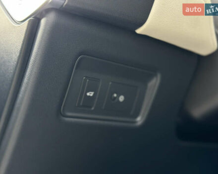 Серый Ленд Ровер Рендж Ровер Спорт, объемом двигателя 4.4 л и пробегом 206 тыс. км за 39500 $, фото 127 на Automoto.ua