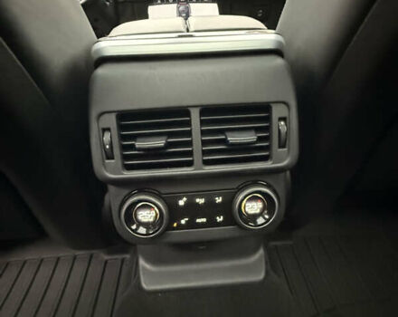 Белый Ленд Ровер Рендж Ровер Велар, объемом двигателя 2 л и пробегом 87 тыс. км за 33300 $, фото 22 на Automoto.ua