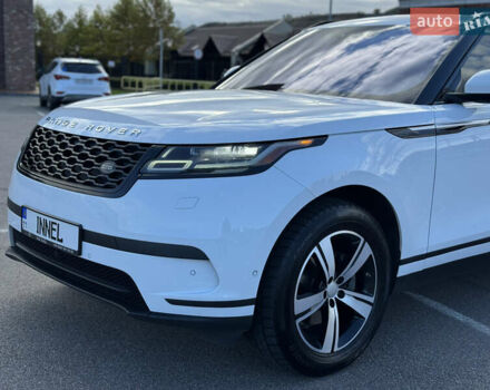 Белый Ленд Ровер Рендж Ровер Велар, объемом двигателя 2 л и пробегом 188 тыс. км за 28700 $, фото 8 на Automoto.ua