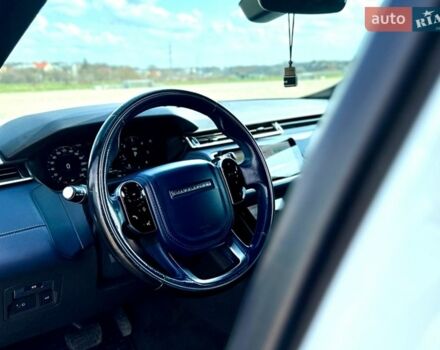 Білий Ленд Ровер Рендж Ровер Велар, об'ємом двигуна 2 л та пробігом 134 тис. км за 28999 $, фото 50 на Automoto.ua