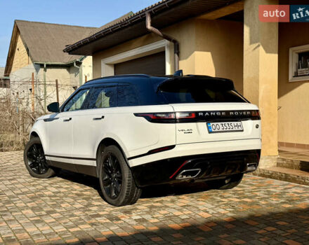 Белый Ленд Ровер Рендж Ровер Велар, объемом двигателя 2 л и пробегом 127 тыс. км за 29900 $, фото 4 на Automoto.ua