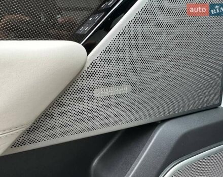 Белый Ленд Ровер Рендж Ровер Велар, объемом двигателя 2.99 л и пробегом 106 тыс. км за 43900 $, фото 13 на Automoto.ua