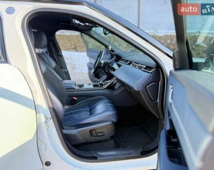 Белый Ленд Ровер Рендж Ровер Велар, объемом двигателя 2 л и пробегом 134 тыс. км за 29999 $, фото 81 на Automoto.ua