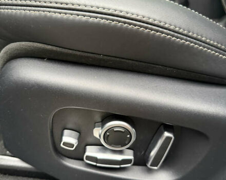 Белый Ленд Ровер Рендж Ровер Велар, объемом двигателя 2 л и пробегом 87 тыс. км за 33300 $, фото 26 на Automoto.ua