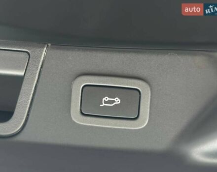 Белый Ленд Ровер Рендж Ровер Велар, объемом двигателя 2.99 л и пробегом 106 тыс. км за 43900 $, фото 30 на Automoto.ua