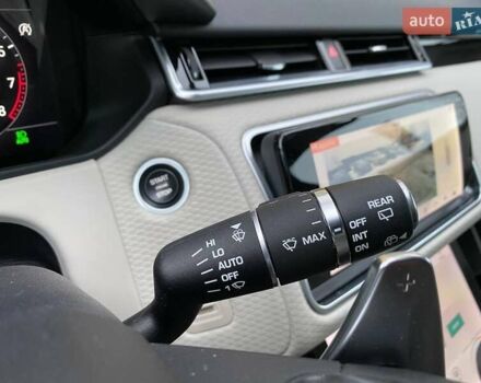 Білий Ленд Ровер Рендж Ровер Велар, об'ємом двигуна 2 л та пробігом 78 тис. км за 35900 $, фото 23 на Automoto.ua