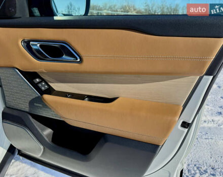 Белый Ленд Ровер Рендж Ровер Велар, объемом двигателя 2 л и пробегом 148 тыс. км за 36700 $, фото 22 на Automoto.ua