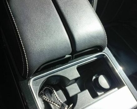 Белый Ленд Ровер Рендж Ровер Велар, объемом двигателя 2 л и пробегом 109 тыс. км за 31000 $, фото 96 на Automoto.ua