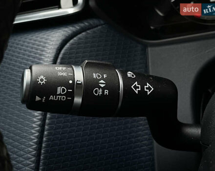 Белый Ленд Ровер Рендж Ровер Велар, объемом двигателя 2 л и пробегом 155 тыс. км за 29500 $, фото 49 на Automoto.ua