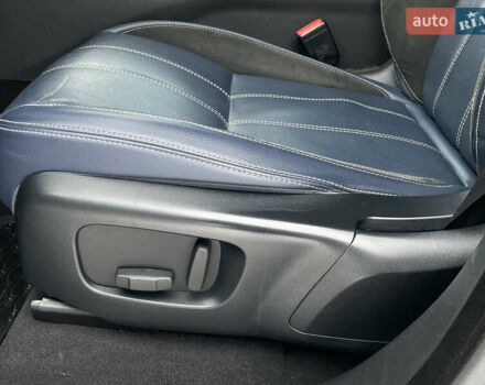 Белый Ленд Ровер Рендж Ровер Велар, объемом двигателя 2 л и пробегом 155 тыс. км за 29500 $, фото 29 на Automoto.ua