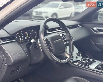 Білий Ленд Ровер Рендж Ровер Велар, об'ємом двигуна 2 л та пробігом 208 тис. км за 29999 $, фото 24 на Automoto.ua