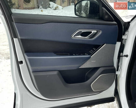 Белый Ленд Ровер Рендж Ровер Велар, объемом двигателя 2 л и пробегом 155 тыс. км за 29500 $, фото 30 на Automoto.ua