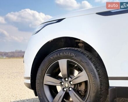 Білий Ленд Ровер Рендж Ровер Велар, об'ємом двигуна 2 л та пробігом 134 тис. км за 28999 $, фото 29 на Automoto.ua