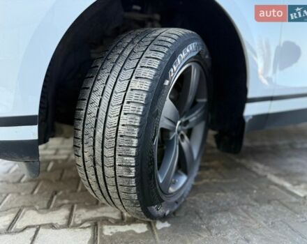 Белый Ленд Ровер Рендж Ровер Велар, объемом двигателя 2 л и пробегом 134 тыс. км за 29999 $, фото 57 на Automoto.ua