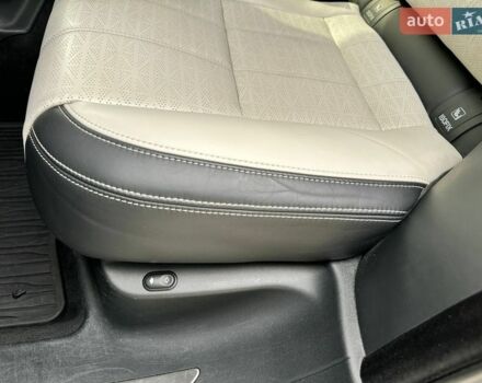 Белый Ленд Ровер Рендж Ровер Велар, объемом двигателя 2.99 л и пробегом 106 тыс. км за 39900 $, фото 22 на Automoto.ua