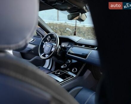 Белый Ленд Ровер Рендж Ровер Велар, объемом двигателя 2 л и пробегом 134 тыс. км за 29999 $, фото 77 на Automoto.ua