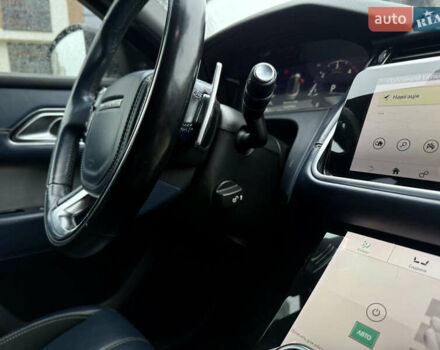 Белый Ленд Ровер Рендж Ровер Велар, объемом двигателя 2 л и пробегом 130 тыс. км за 32500 $, фото 71 на Automoto.ua