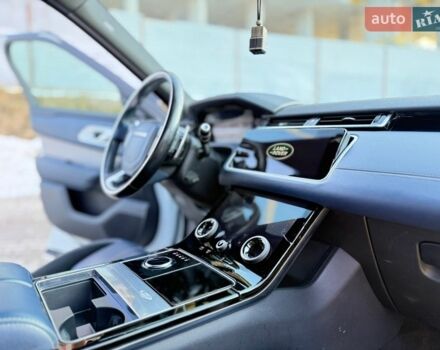 Белый Ленд Ровер Рендж Ровер Велар, объемом двигателя 2 л и пробегом 134 тыс. км за 29999 $, фото 84 на Automoto.ua